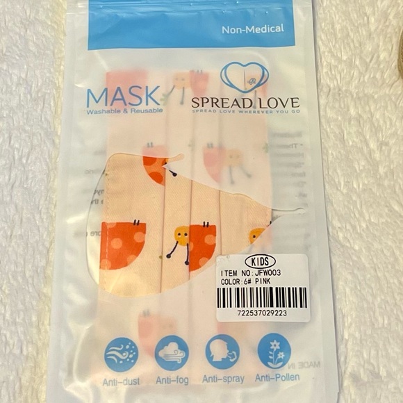 Children’s Girls Ladybug 🐞 Face Mask 😷 - Picture 3 of 3